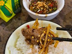 -黄利砖万峰林布依特色酸笋牛肉馆