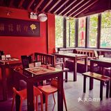 红料理拍了拍你，请你双红节撸串吃宵夜[奸笑]🍻🥢