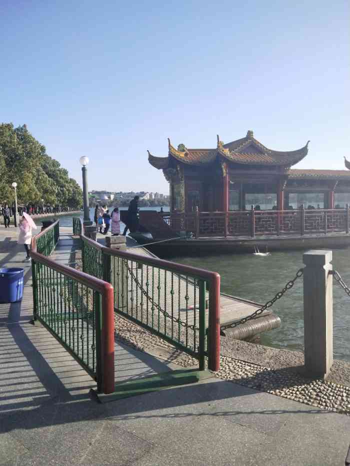 湖滨五公园码头-"杭州旅游之中,西湖游船可谓是必不可少的一.