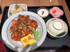 照烧鸡肉定食-牛気·越光米牛肉饭(水游城店)