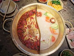 菌菇鸳鸯锅-小龙坎火锅(湖滨银泰in77店)