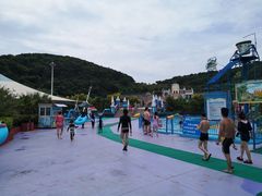 -平湖九龙山乐满地水上乐园