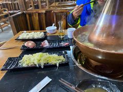 -果松木炭酸菜铜火锅·外婆参鸡汤