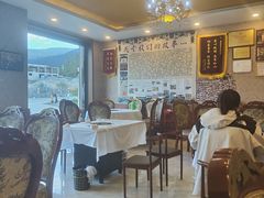 -鲁朗纳麦石锅鸡庄园