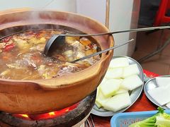 连州果园鸡-威邵鸡煲(西华路总店)