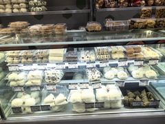 -白玉兰食品甜凤店(合生汇店)