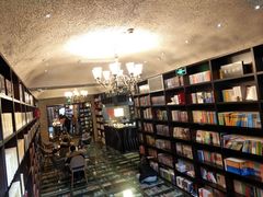 -钟书阁(松江泰晤士小镇店)