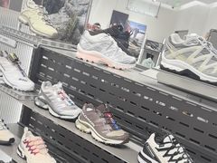 -SALOMON萨洛蒙(青岛海信店)