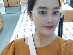 -罗伯特眼镜·蔡司官方授权(罗湖国贸店)