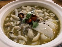 红汤老炮儿酸菜鱼-豆蔻电影主题餐厅(四牌楼店)