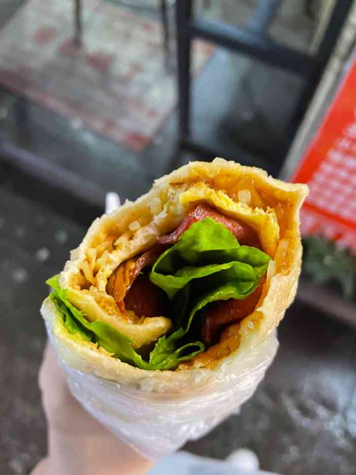 正宗东北熏肉卷饼(工大店)-"真心不错的,烤面筋,绝对是南京最好吃的,.
