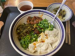 -云阿蛮云南生烫牛肉米线(奉贤路店)