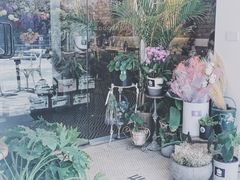 -FLOVIE FLORIST CAFE