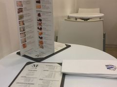 餐具摆设-Lady M Cake Boutique(麦迪逊大道店)