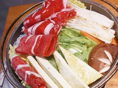 肥牛寿喜烧-香川日本料理·铁板烧(阿尔泰店)