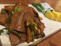 椒拌牛肉-云海肴·汽锅鸡·云南菜(天山百盛优客店)