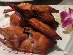吊烧乳鸽-香云轩·顺德菜(香云纱园林酒店店)