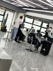 -宫铭烫发染发接发店