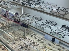 -美式眼镜·授权蔡司.依视路.尼康.豪雅.明月(南翔印象城店)