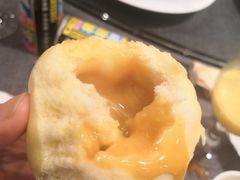 御花园 流沙包-御花园·粤菜·海鲜火锅(中山公园店)