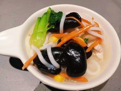 云南过桥米线-云海肴·汽锅鸡·云南菜(高德置地店)