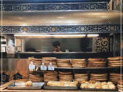 面包甜点陈列柜-清真·尚穆回回香清真餐厅(工人新村店)