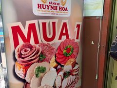 -Bánh Mì Huynh Hoa