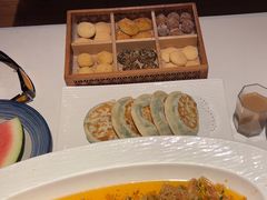 -八府香鸭·啫啫煲(华山路店)