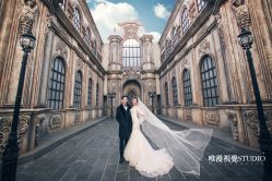 布拉格小镇-巴黎婚纱摄影工作室