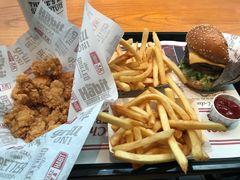 -The Habit Burger Grill 哈比特汉堡(复兴soho店)