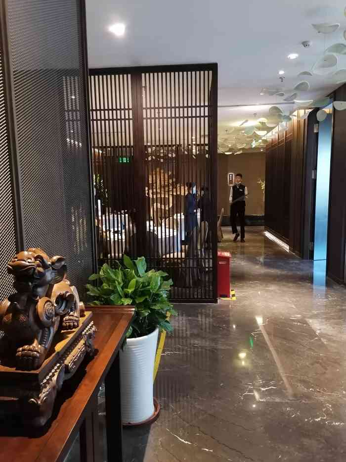江仙雅居(中航国际店)-"周末出来溜娃,选择了这家餐厅解决午饭,一.