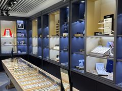 -宏宇眼镜蔡司依视路折扣店(兆佳眼镜城店)