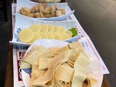 -亿诣蝎府炸酱面羊蝎子火锅(酷车小镇店)