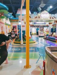 -纽西卡汽车小镇(大悦城店)