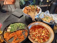 -何师烧烤·香辣蟹·川菜·30年老品牌(太古里旗舰店)