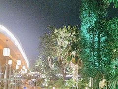 -茅草房·河畔园林火锅