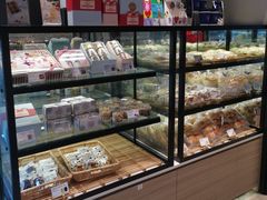 面包甜点陈列柜-巴黎贝甜(万源店)