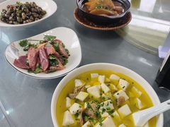 蚌肉豆腐-鼎鲜·蟹农渔水·阳澄湖大闸蟹·农家乐(美人腿店)
