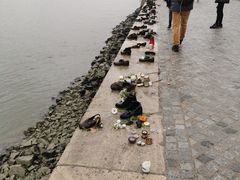 -多瑙河畔鞋履雕塑