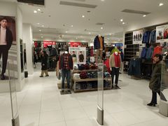 店内环境-优衣库(洛阳中州万达广场店)