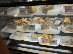 面包甜点陈列柜-国际饭店·帆声西饼屋(黄河路店)
