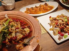 -菌自由丨野生菌火锅特色庭院餐厅(丽江古城店)