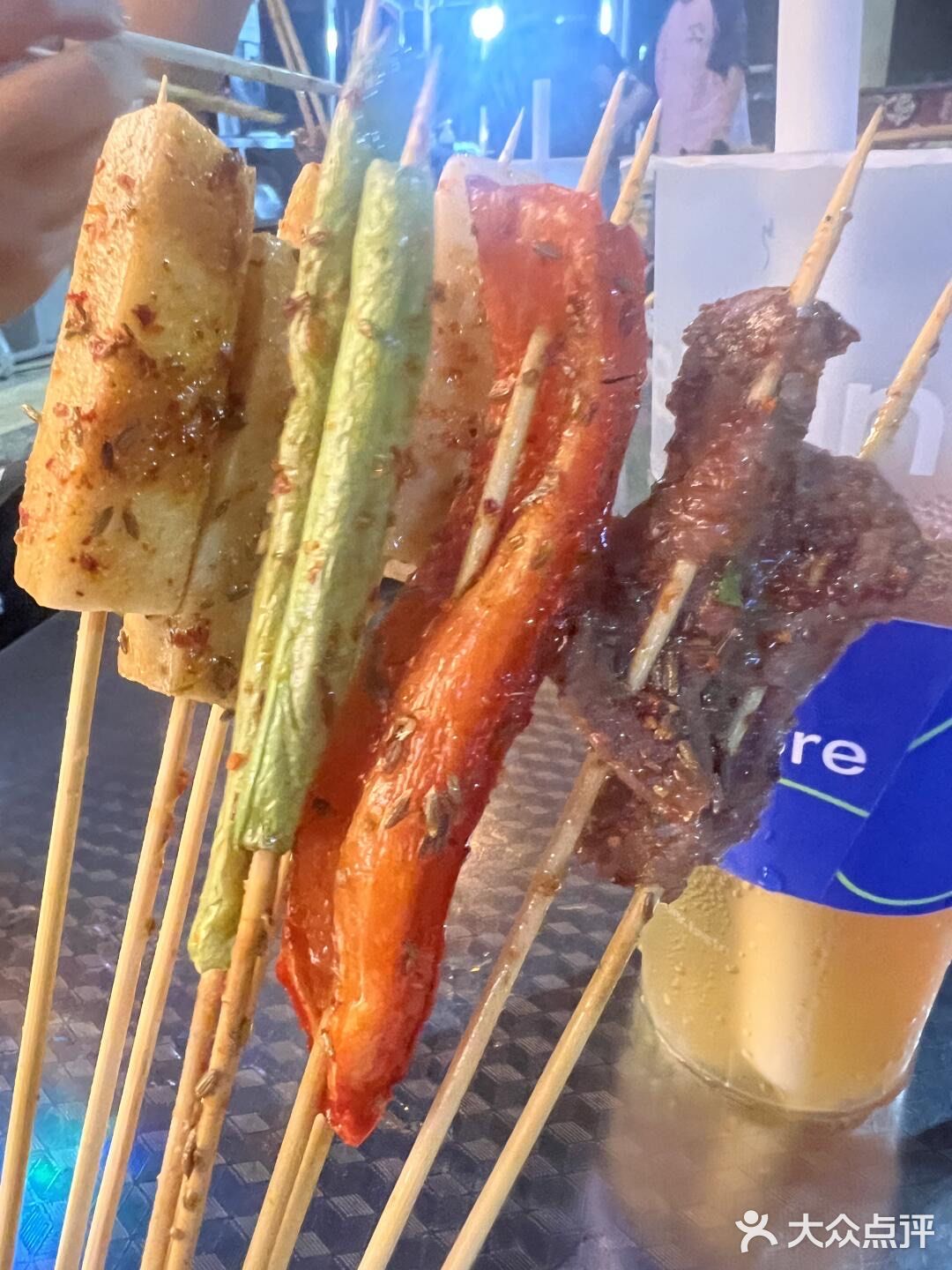炸翅膀夜宵正当时 撸串喝酒好去处