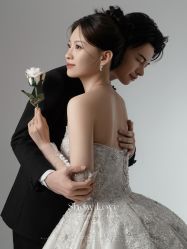 -雪中彩影婚纱摄影·微光艺术中心