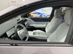 -小鹏汽车(上海静安大融城店)