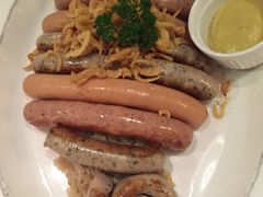 香肠拼盘-皇冠自酿啤酒坊(中国红街5号楼店)