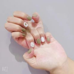 -吉吉靓甲美睫