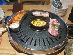 -江南猪肉商会无限续吃(弘大店)