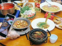 -有红鸡毛店·川菜(建设路店)