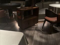 -左庭右院鲜牛肉火锅黑金店(陆家嘴中心店)